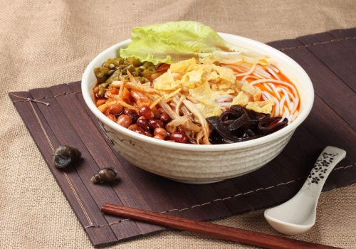 广西美食螺蛳粉：非遗美食的加盟新机遇